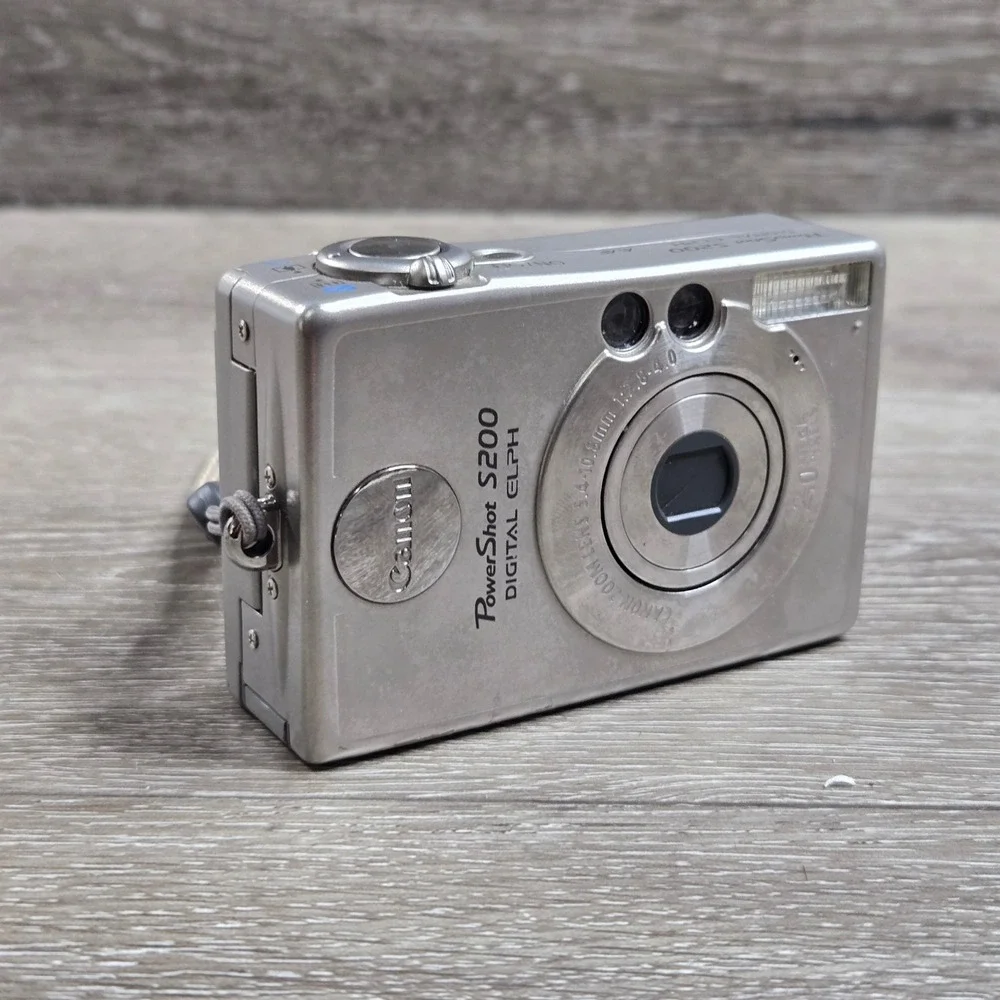 Canon PowerShot S200 Digital 2.0MP ELPH PC1022 Camera Silver Tested